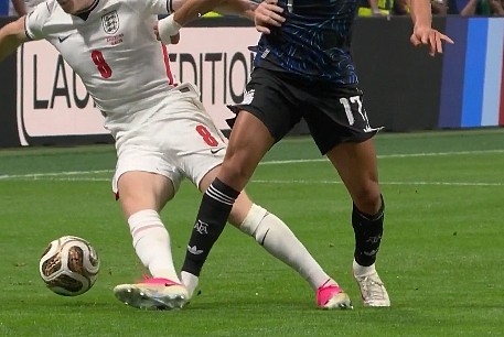 阿根廷2-1反杀英格兰,挺进世界杯决赛!梅西两度助攻居功至伟(视频/组图) - 25