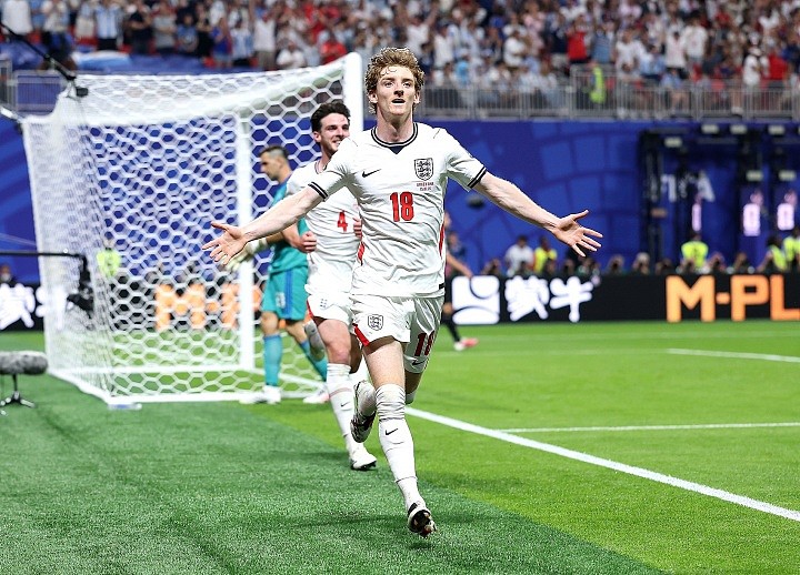 阿根廷2-1反杀英格兰,挺进世界杯决赛!梅西两度助攻居功至伟(视频/组图) - 7