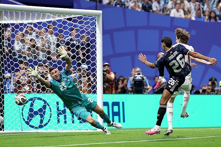 阿根廷2-1反杀英格兰,挺进世界杯决赛!梅西两度助攻居功至伟(视频/组图) - 6