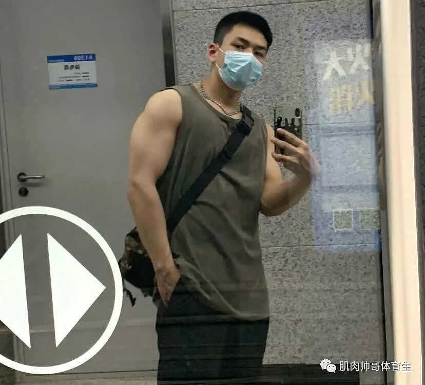 【帅哥】健身房里的小哥哥，结实的肌肉身材（组图） - 1
