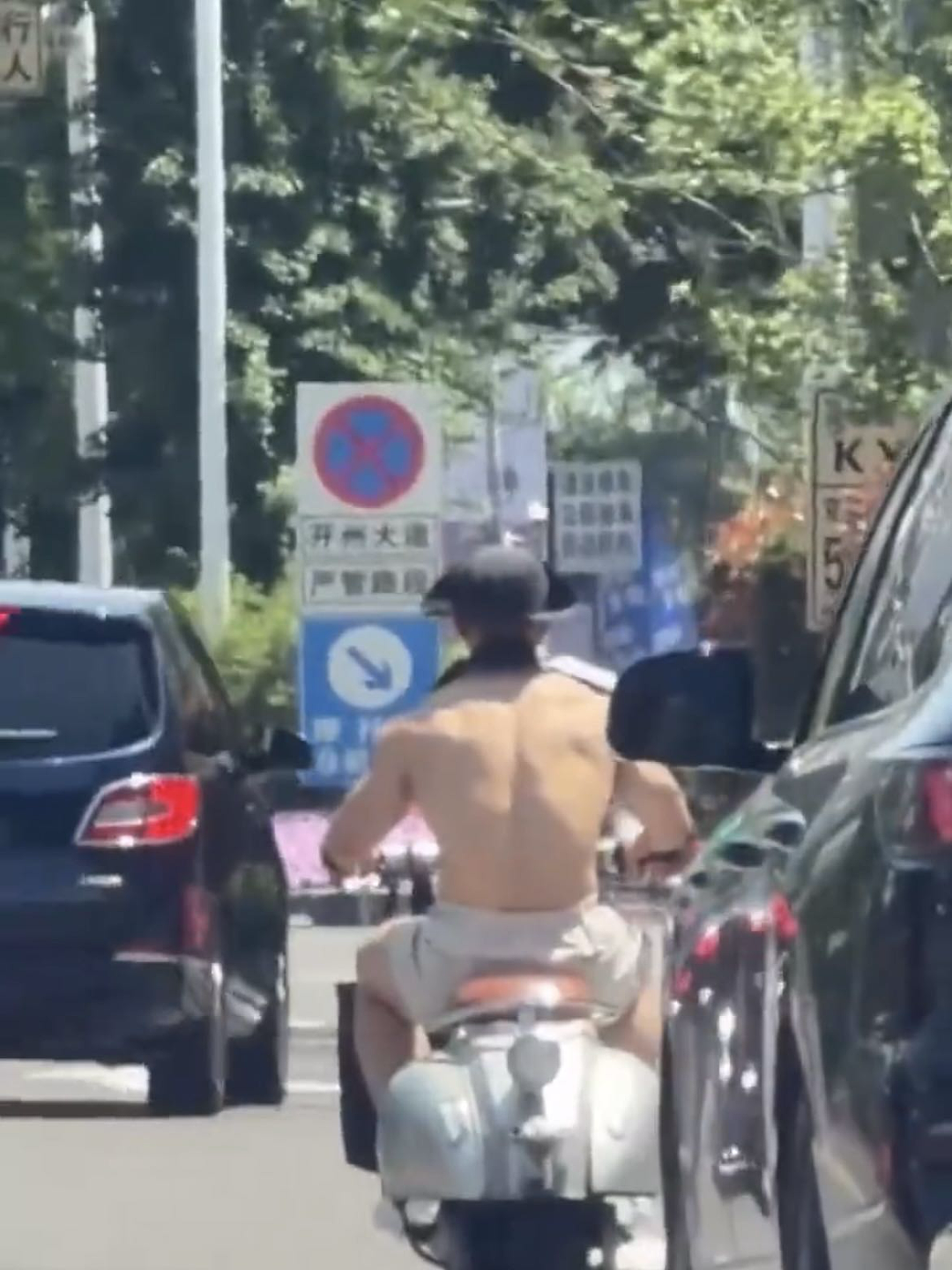 大学生兼职,怎么还把衣服脱了…(组图) - 8