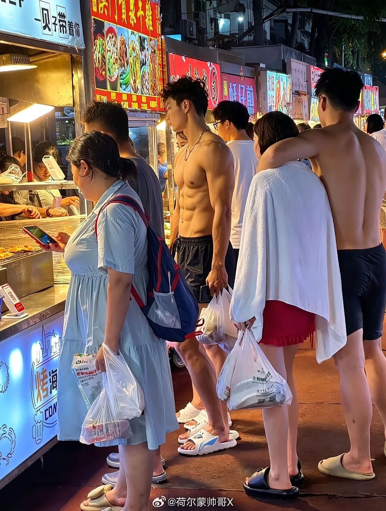 大学生兼职,怎么还把衣服脱了…(组图) - 9
