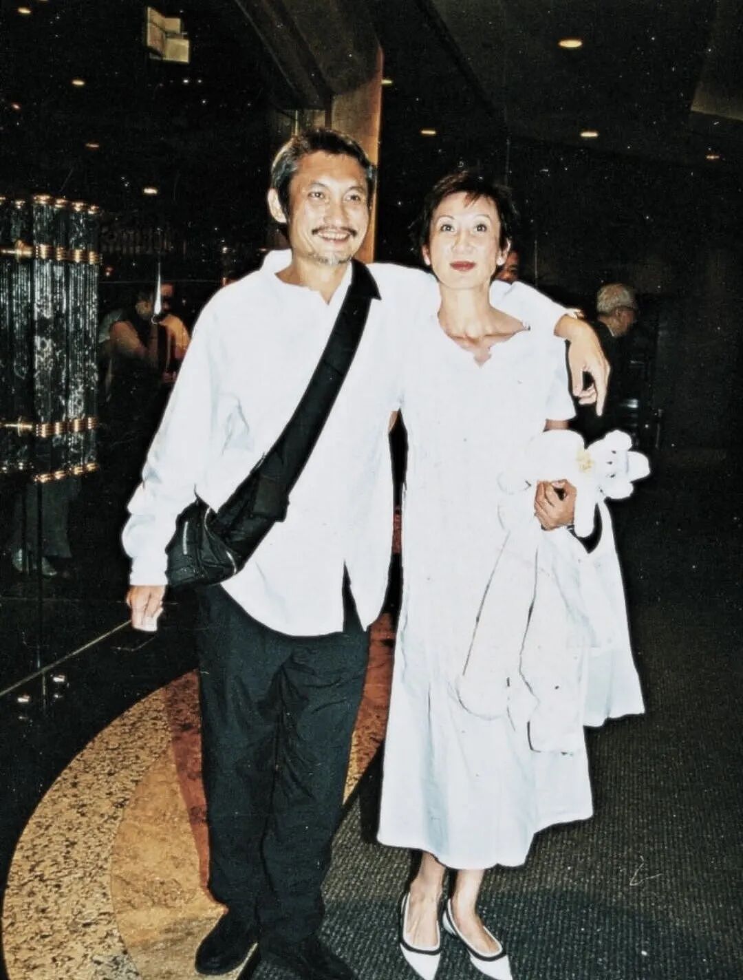 【时尚】林青霞“认输”、亦舒把她写进小说里:她凭什么是香港最会穿的女人?(组图) - 22