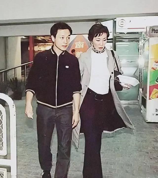 【时尚】林青霞“认输”、亦舒把她写进小说里:她凭什么是香港最会穿的女人?(组图) - 39