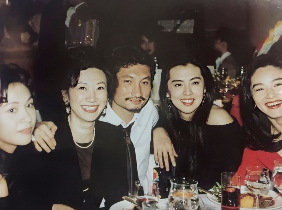 【时尚】林青霞“认输”、亦舒把她写进小说里:她凭什么是香港最会穿的女人?(组图) - 80
