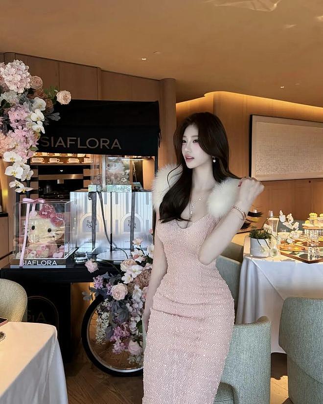 【美女】国产网红美女，身材傲娇，美丽动人，最美小香风，你爱不爱（组图） - 29