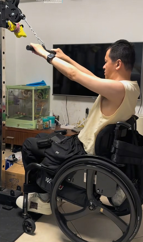 【情感】水下救援英雄全身瘫痪,女友600天不离不弃陪他“重生”,看哭无数网友(组图) - 7