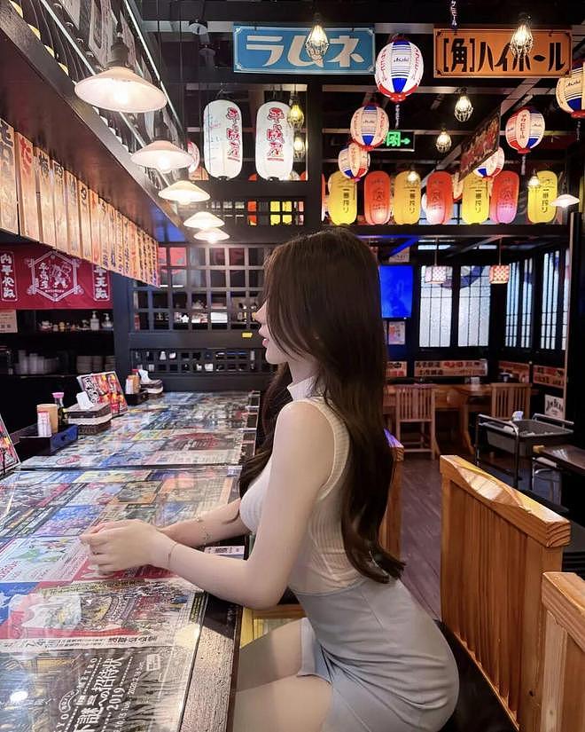 【美女】国产网红美女，身材傲娇，美丽动人，最美小香风，你爱不爱（组图） - 4