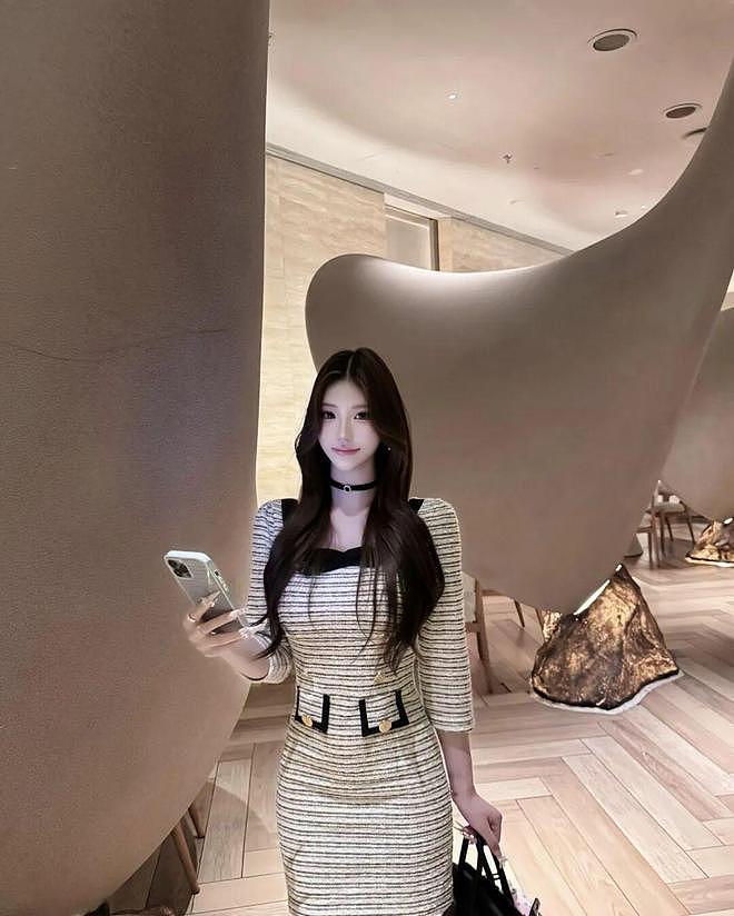 【美女】国产网红美女，身材傲娇，美丽动人，最美小香风，你爱不爱（组图） - 17