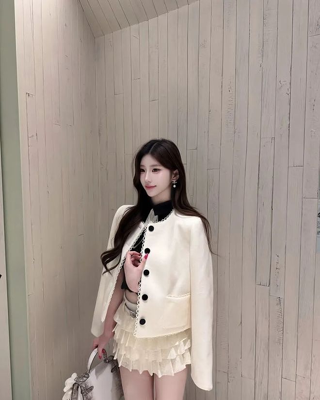 【美女】国产网红美女，身材傲娇，美丽动人，最美小香风，你爱不爱（组图） - 22
