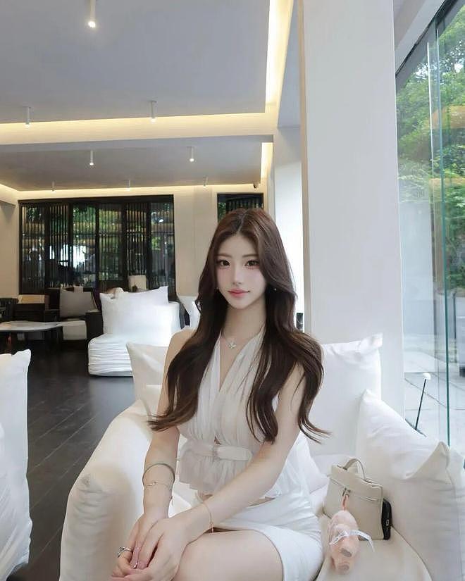 【美女】国产网红美女，身材傲娇，美丽动人，最美小香风，你爱不爱（组图） - 7