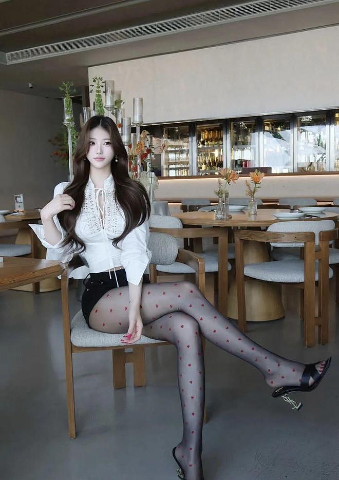【美女】国产网红美女，身材傲娇，美丽动人，最美小香风，你爱不爱（组图） - 26