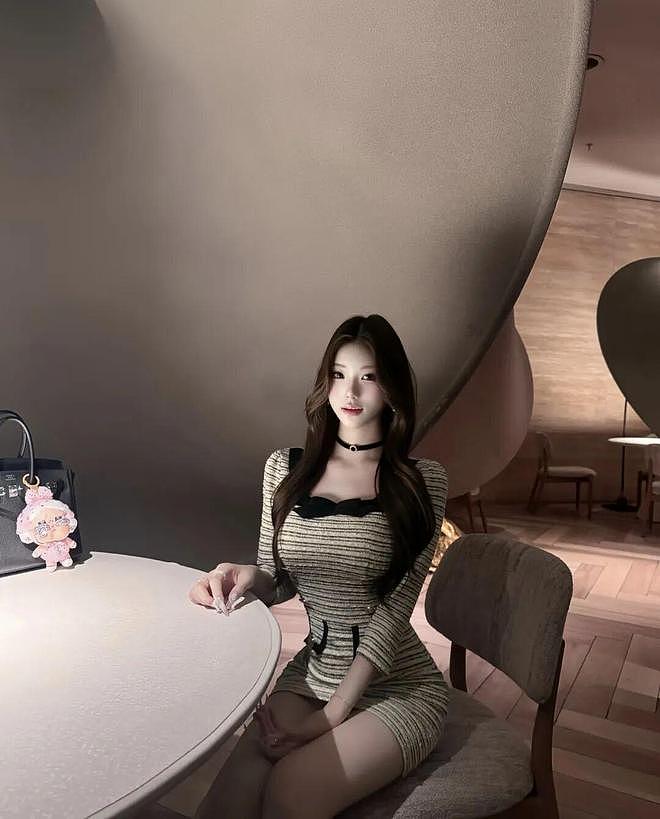 【美女】国产网红美女，身材傲娇，美丽动人，最美小香风，你爱不爱（组图） - 16