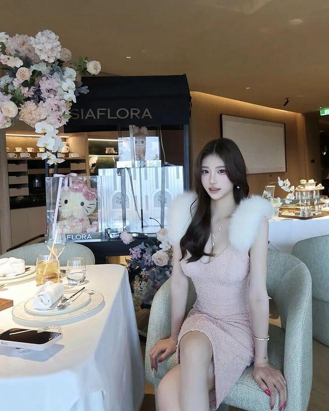 【美女】国产网红美女，身材傲娇，美丽动人，最美小香风，你爱不爱（组图） - 31