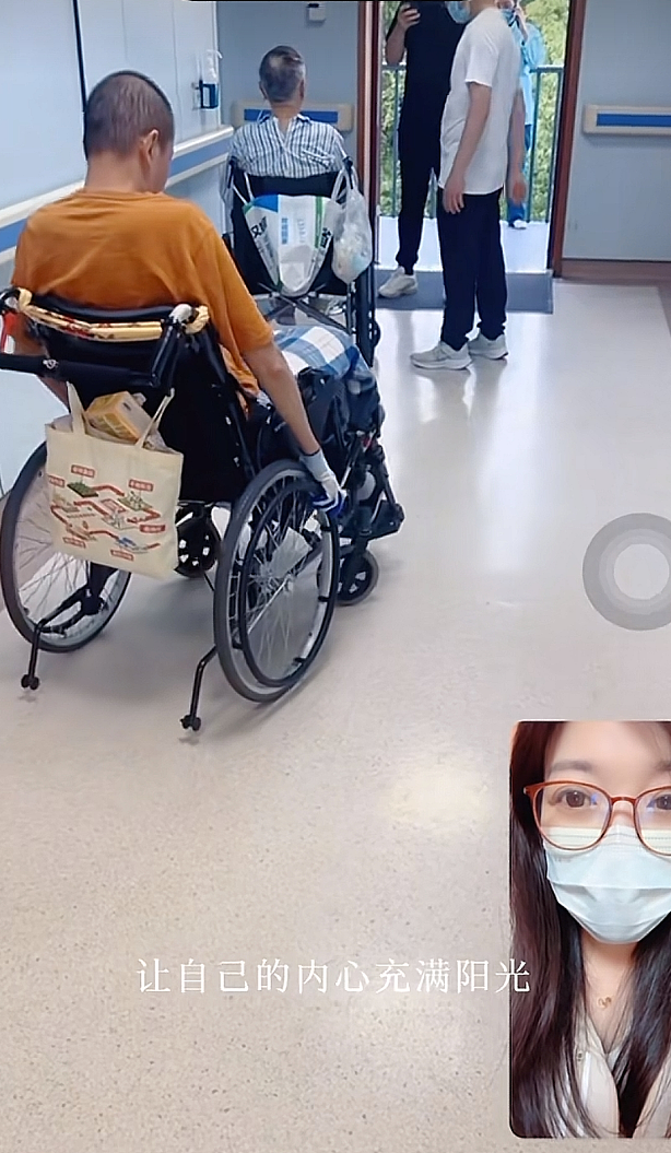 【情感】水下救援英雄全身瘫痪,女友600天不离不弃陪他“重生”,看哭无数网友(组图) - 8