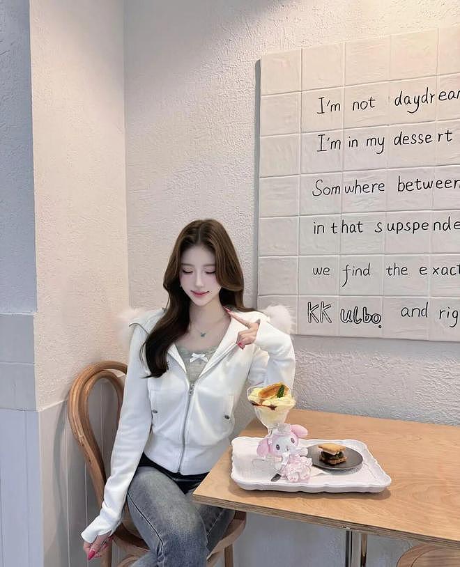 【美女】国产网红美女，身材傲娇，美丽动人，最美小香风，你爱不爱（组图） - 36