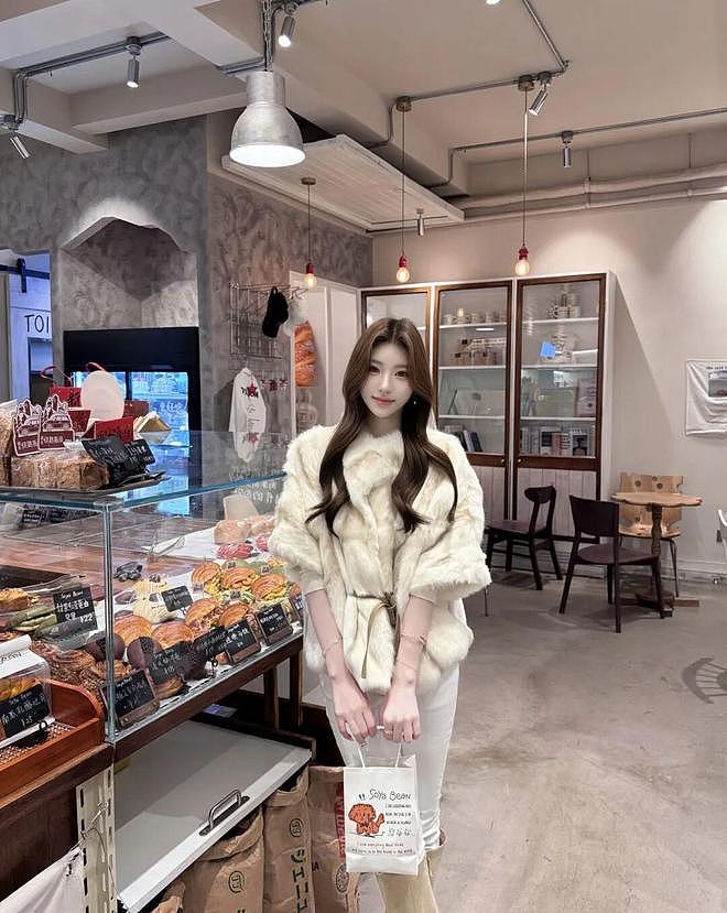 【美女】国产网红美女，身材傲娇，美丽动人，最美小香风，你爱不爱（组图） - 40