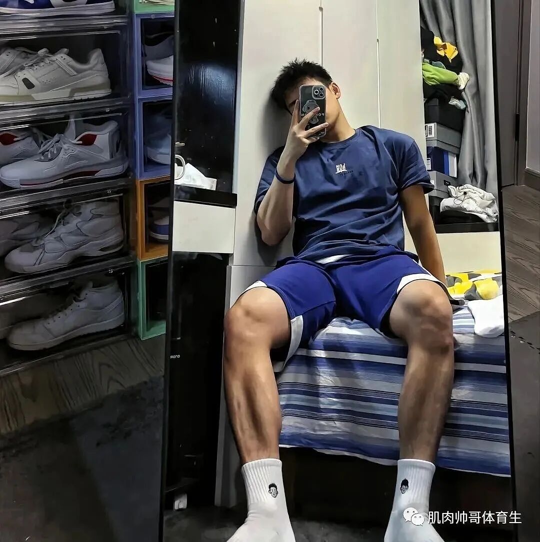 【帅哥】健身的帅气男生，腿部肌肉力量感十足（组图） - 6