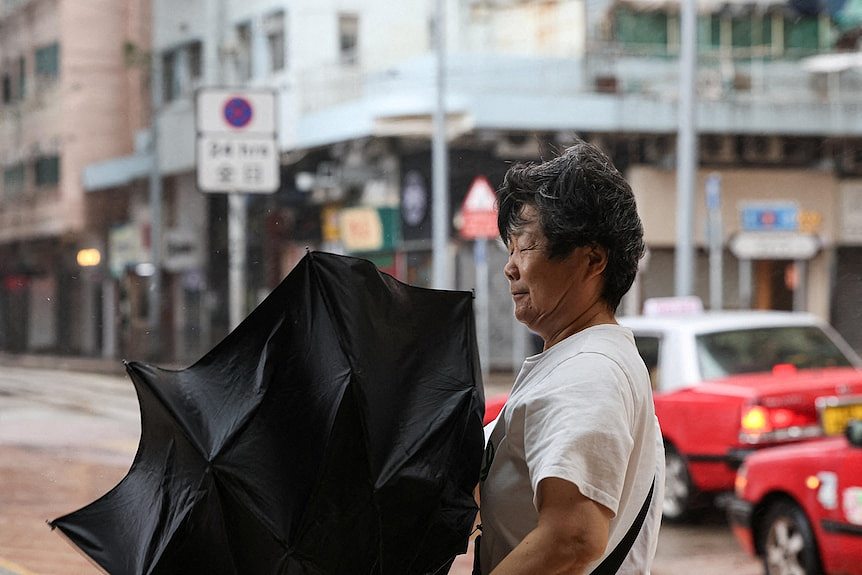 台风“红霞”:华南强降雨持续两天致逾70万人紧急转移 - 1