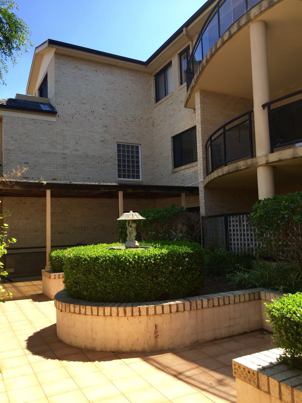今日悉尼Hurstville 极近火车站 Westfield double room出租 Hurstville 极近火车站 Westfield double room出租