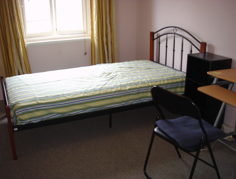 今日悉尼Bankstown 教会House出租,位置极佳,Female Only Bankstown 教会House出租,位置极佳,Female Only