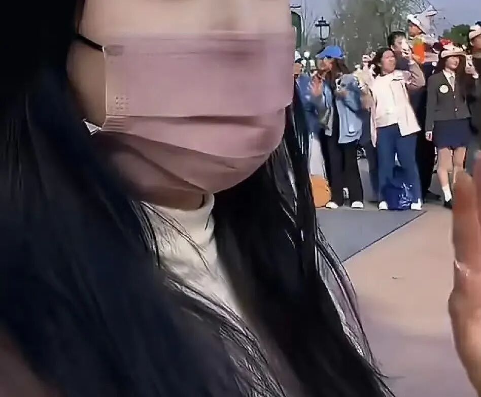 穿S码短裙被嘲，拒绝合影被骂，秦昊的反应才是真相（组图） - 4