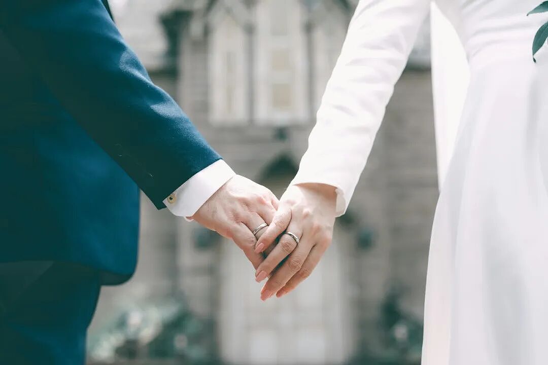 不办婚礼、不请亲戚，新型断亲式婚姻能拯救年轻人的恐婚吗？（组图） - 7