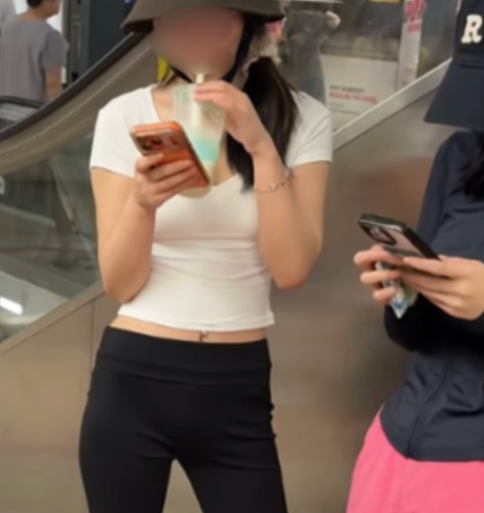 女孩在新加坡地铁站喝奶茶事件持续发酵，全岛月台禁食规则引爆热搜！（组图） - 2