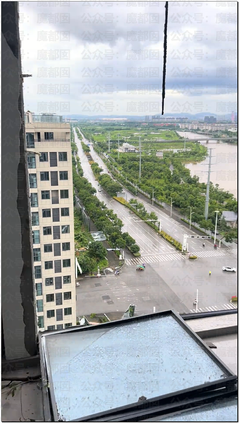 今年太怪!广西大水、湖北龙卷风!还会发生多少可怕的事?(组图) - 97