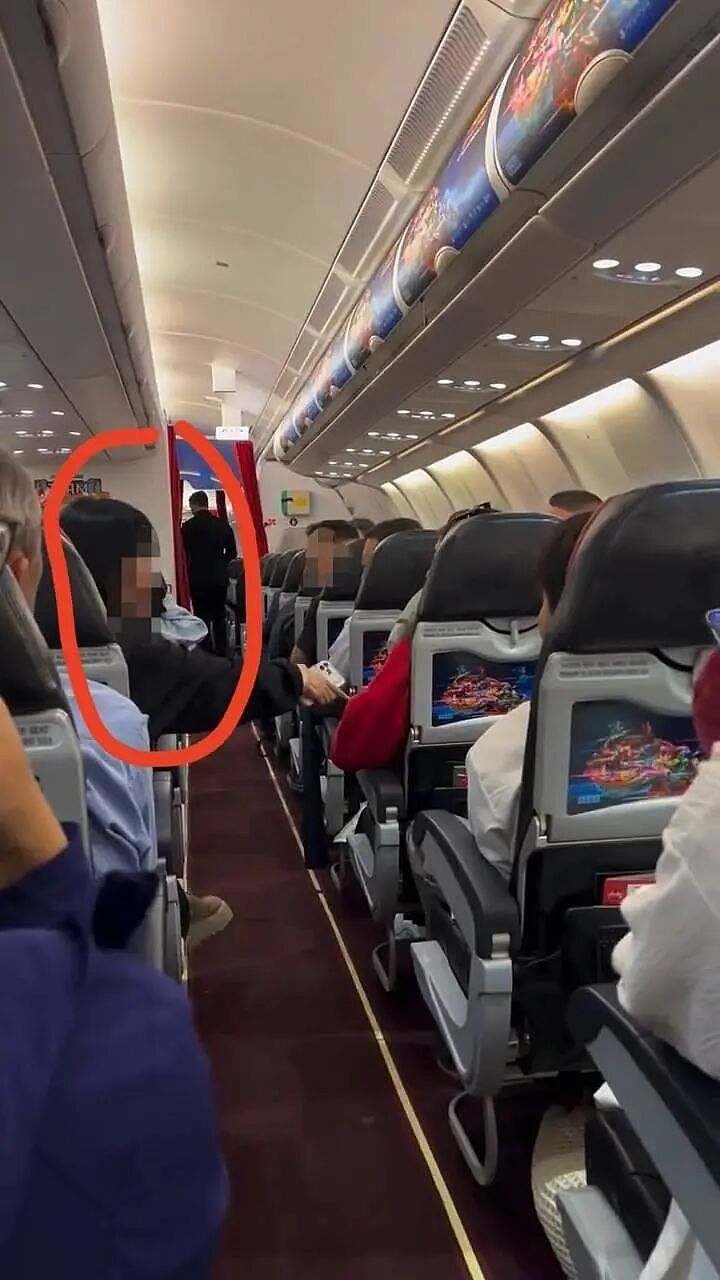 女子自称“南航空姐”大闹国际航班，致飞机延误！南航回应（图） - 1
