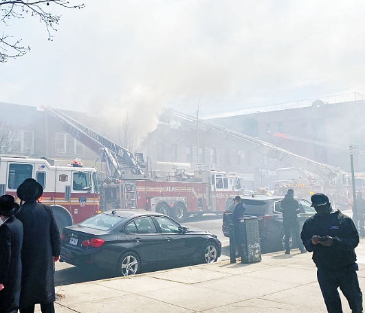 华人仓库爆三级大火！建筑烧毁殃及两店，华女称现场出现可疑男子，“看到起火才离开”（组图） - 4