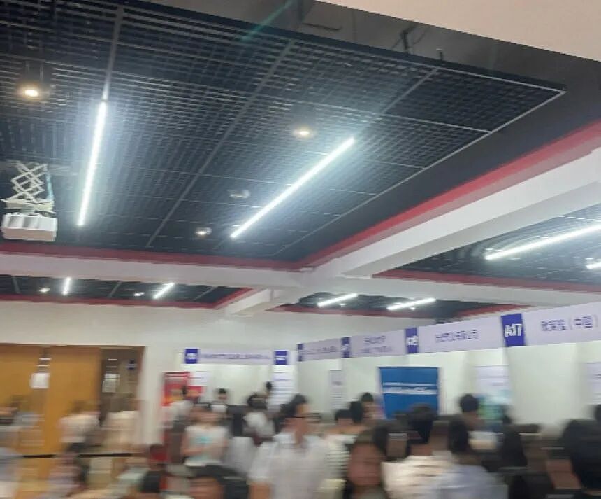 人还没毕业工龄已七年?揭秘中国大学生“卷”实习背后的真相 - 7