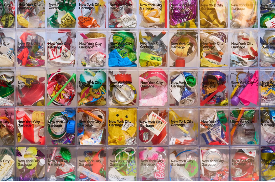 霉霉结婚，他在场馆外面捡垃圾卖！25美金一个垃圾盲盒，一天内全卖光了？！（组图） - 8