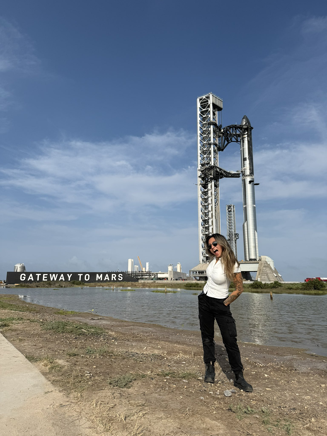 本人辟谣！SpaceX“星舰女王”，斯坦福本科学历，6年从小白直升“猛禽”飞行操作员（组图） - 4