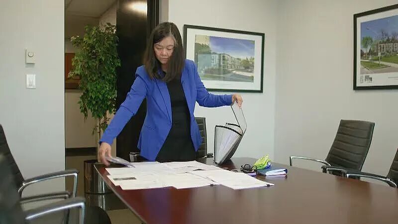 亚裔女子下飞机就被捕！无辜入狱24天，损失数万！航司拒赔（组图） - 2