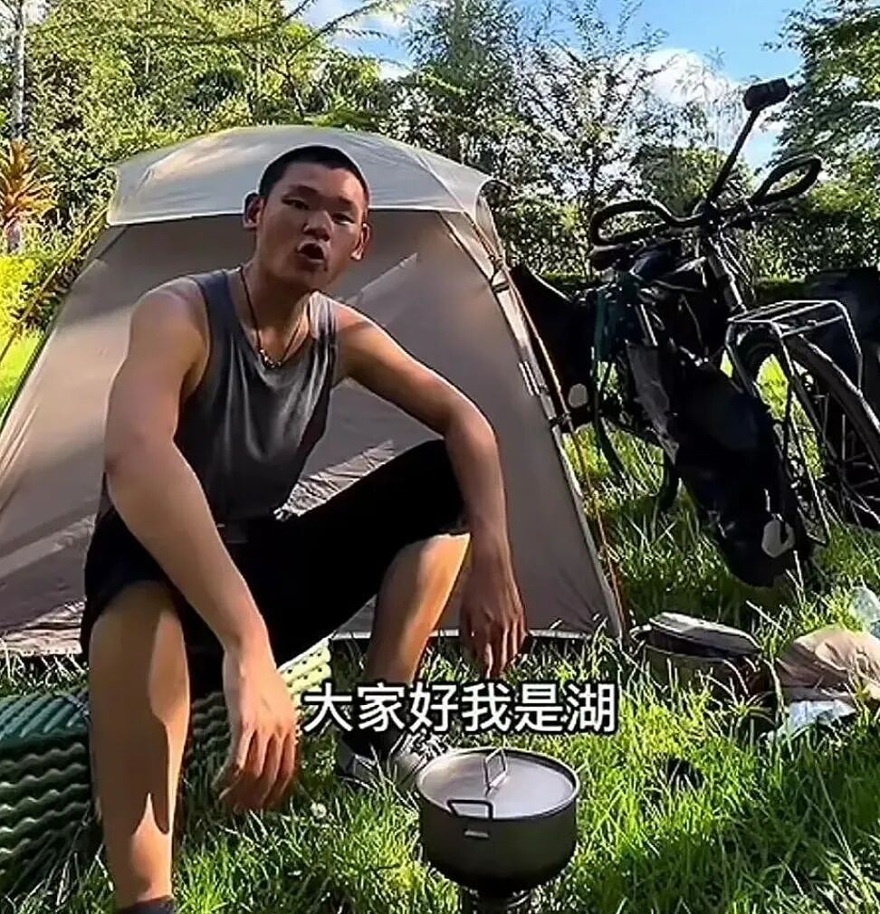 睡桥洞的“东北蓝战非”,活成全网白月光 - 3