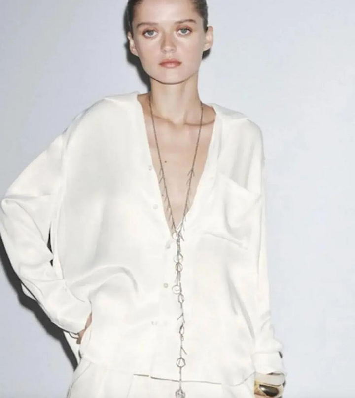 YSL 2026夏季海边广告引争议：奢侈美学的边界，该如何把握？ - 9
