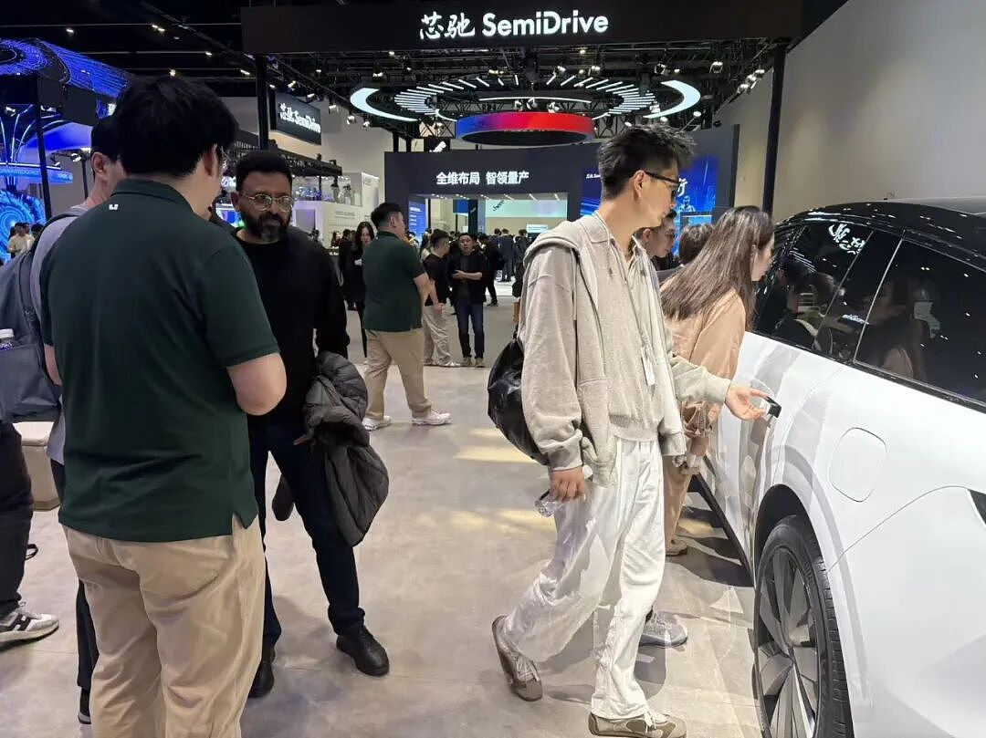 霍尔木兹战火下,中东客商涌进北京车展抢货:划掉丰田,狂订中国车(组图) - 4