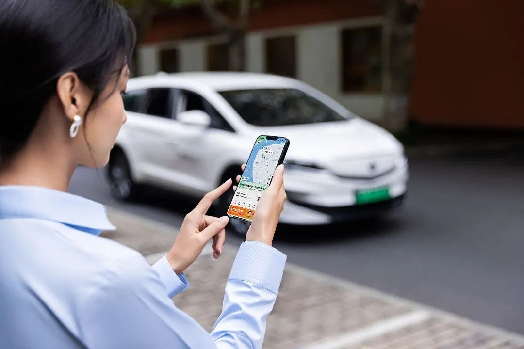 曹操出行2025年营收大增近38%,Robotaxi转型全面提速,部署已超百辆(组图) - 3