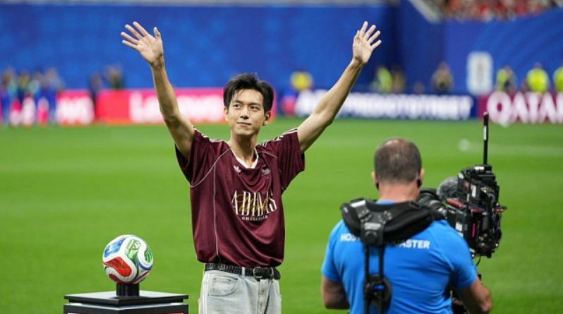 史无前例!演员李现亮相世界杯,成为首位担任正赛开球嘉宾的中国内地艺人(组图) - 5
