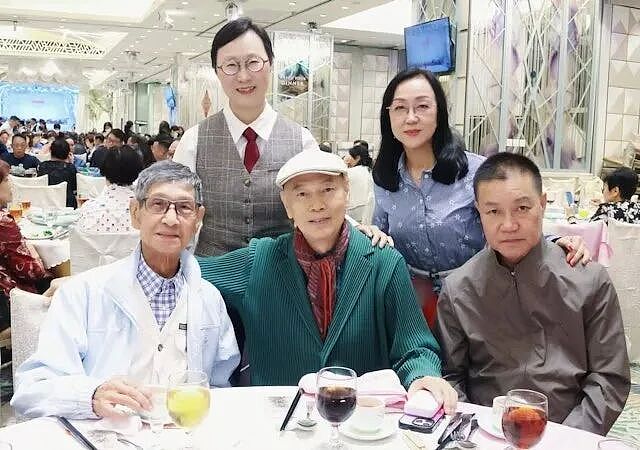 又一大师悄然离世,曾与周星驰世纪对骂!“我见尽港片辉煌,最后却一无所有”(组图) - 30