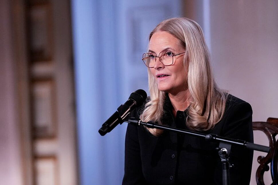 挪威王妃病危做肺移植手术！大儿子因性侵重罪被判4年，王室风评暴跌… - 5