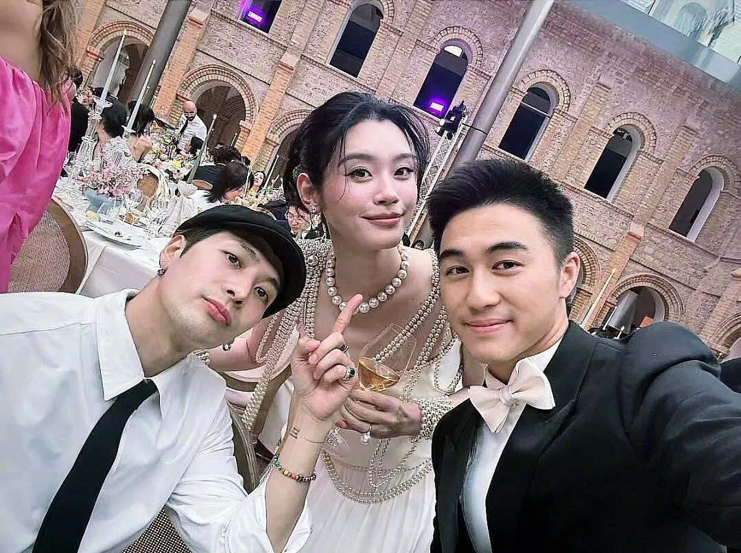 不装了！王嘉尔自曝大瓜冲上热搜！从击剑冠军到全球偶像！手握斯坦福、港大双offer却自认没文化？！硬核履历下的真诚，活该他红！ - 4