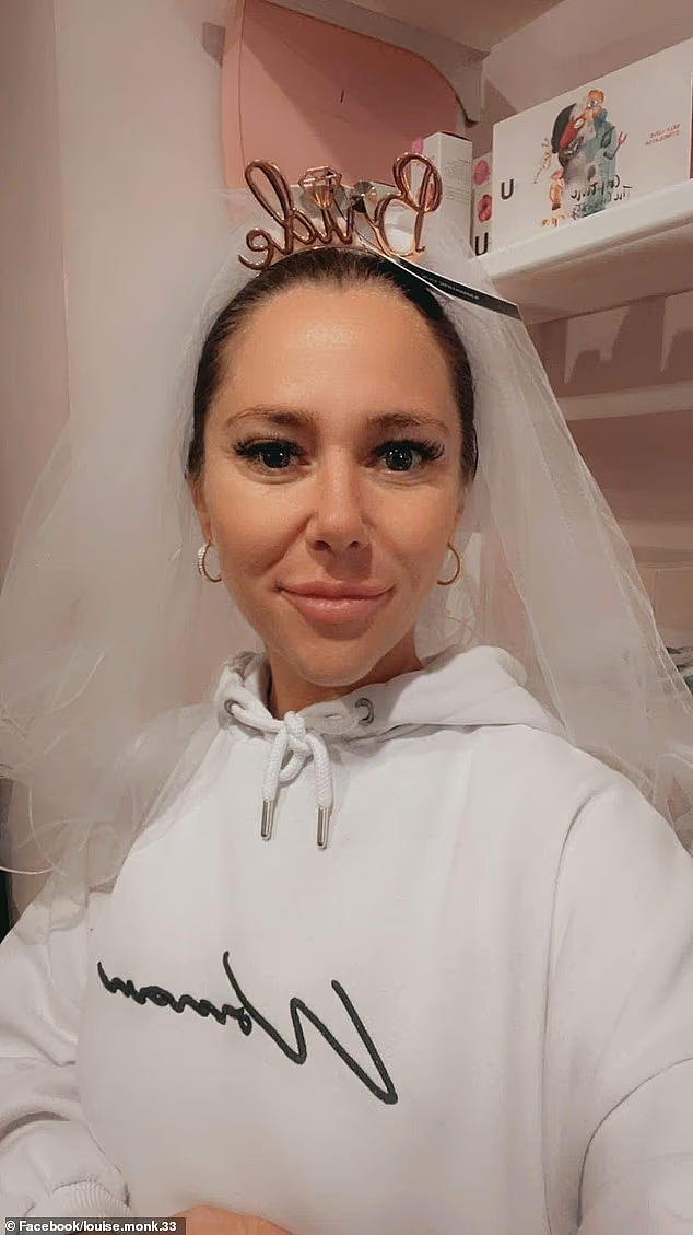 女子办婚礼被嫂子泼黑漆!对方自曝超离谱狗血理由,网友:坏透了(组图) - 2