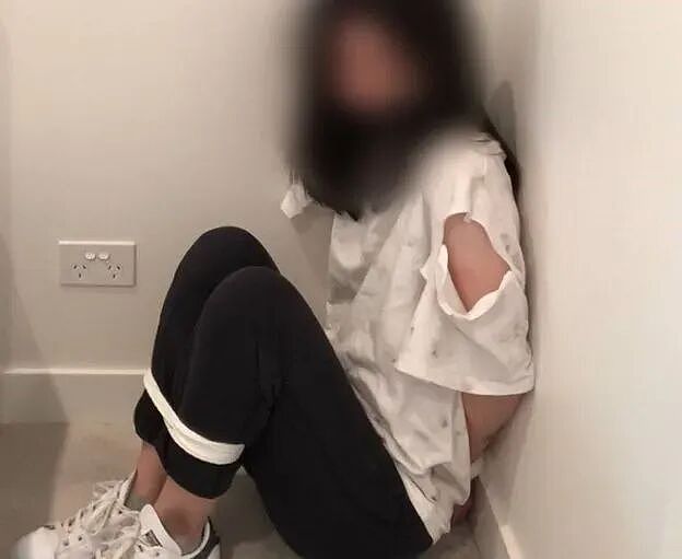 可怕！19岁中国留学生满头是血，哭求父母打钱，“他们要剁掉我手指”（组图） - 7