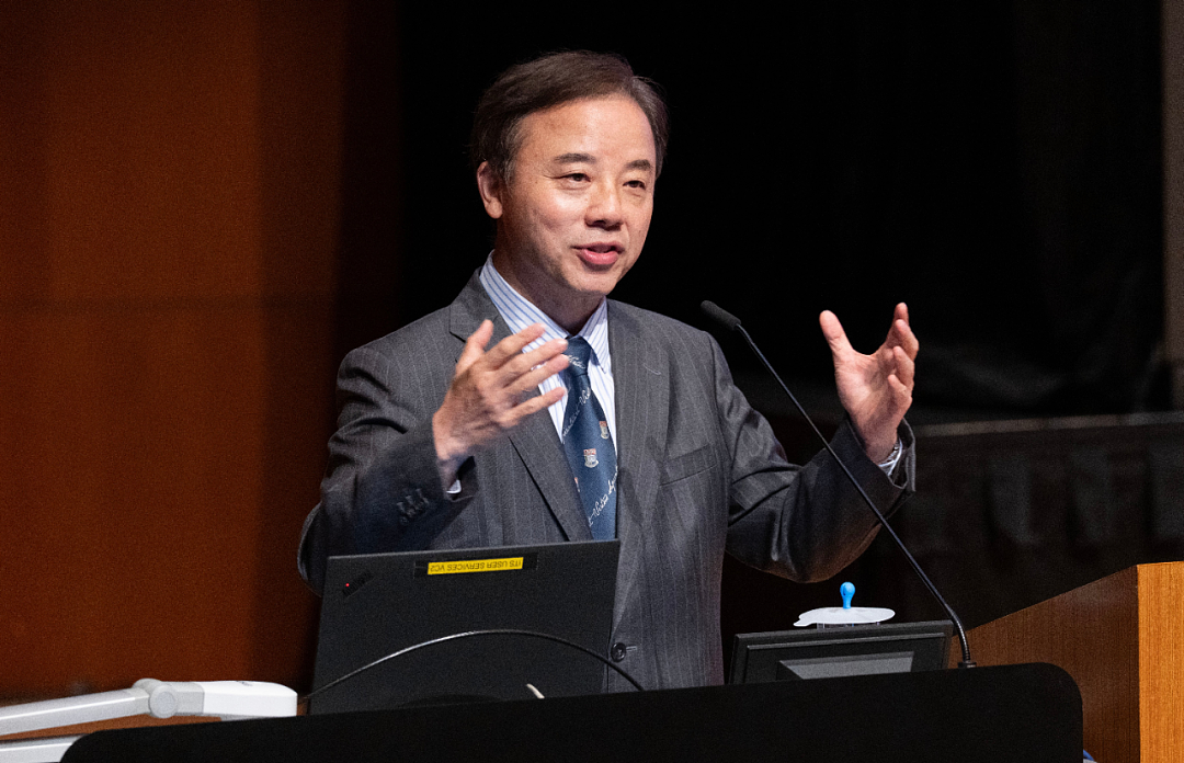 凌晨突发！港大校长群发邮件“不干了”！8年带出亚洲第一，巅峰时期为何急流勇退？（组图） - 5