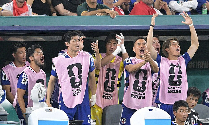 日本国足“美人妻”惊艳曝光！全员颜值爆表，ins晒照全是祝福，只有她被骂惨了… - 1