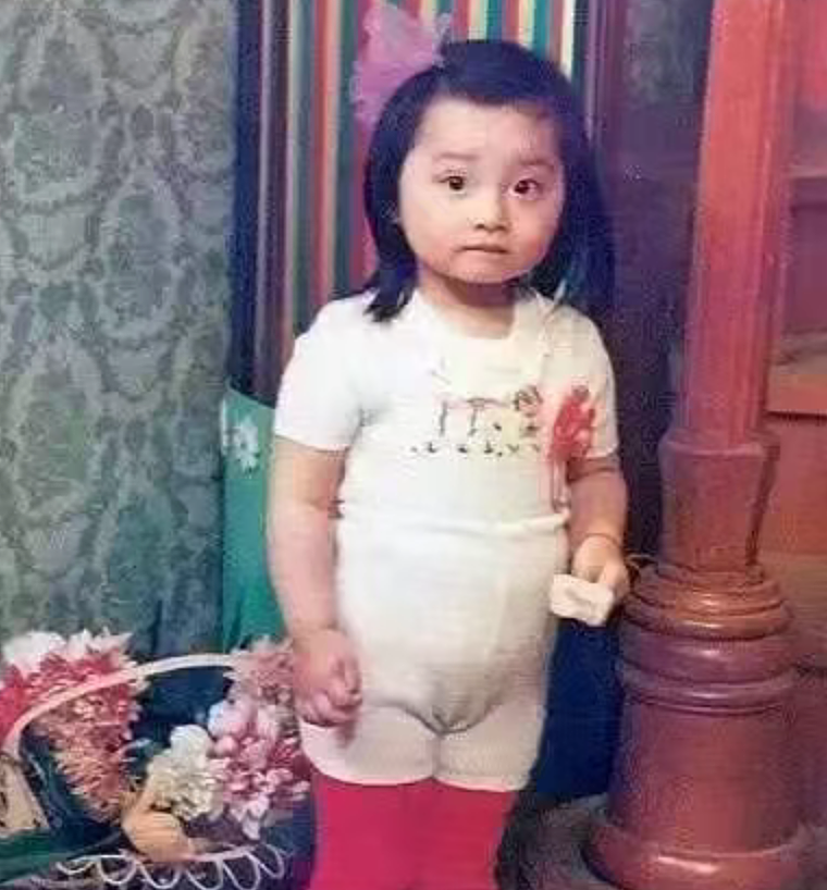 41岁女星被曝恋上小鲜肉？！靠直播带货赚足半亿身家 - 3