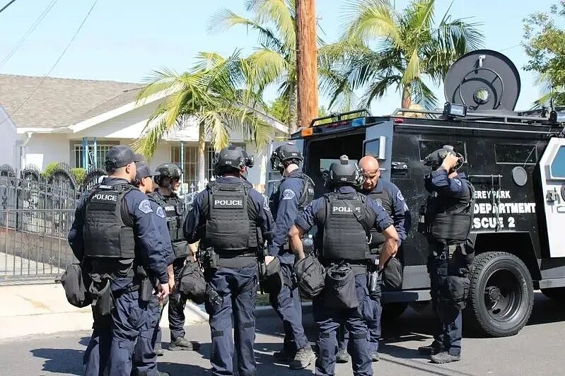 洛杉矶华人区暗藏“淫窝”,专门面向华人,宝马男嫌弃太丑,转做警方证人(图) - 1
