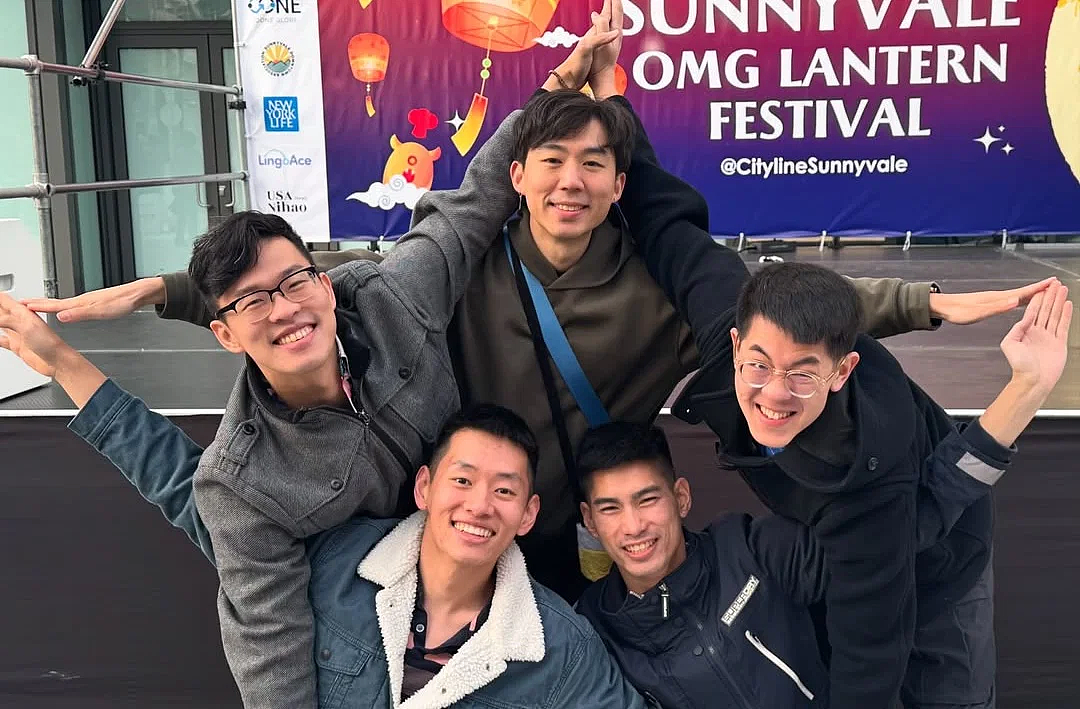 5名亚裔男子组成相亲相爱“5人行大家庭”！创始人两口子：是爱情（组图） - 3